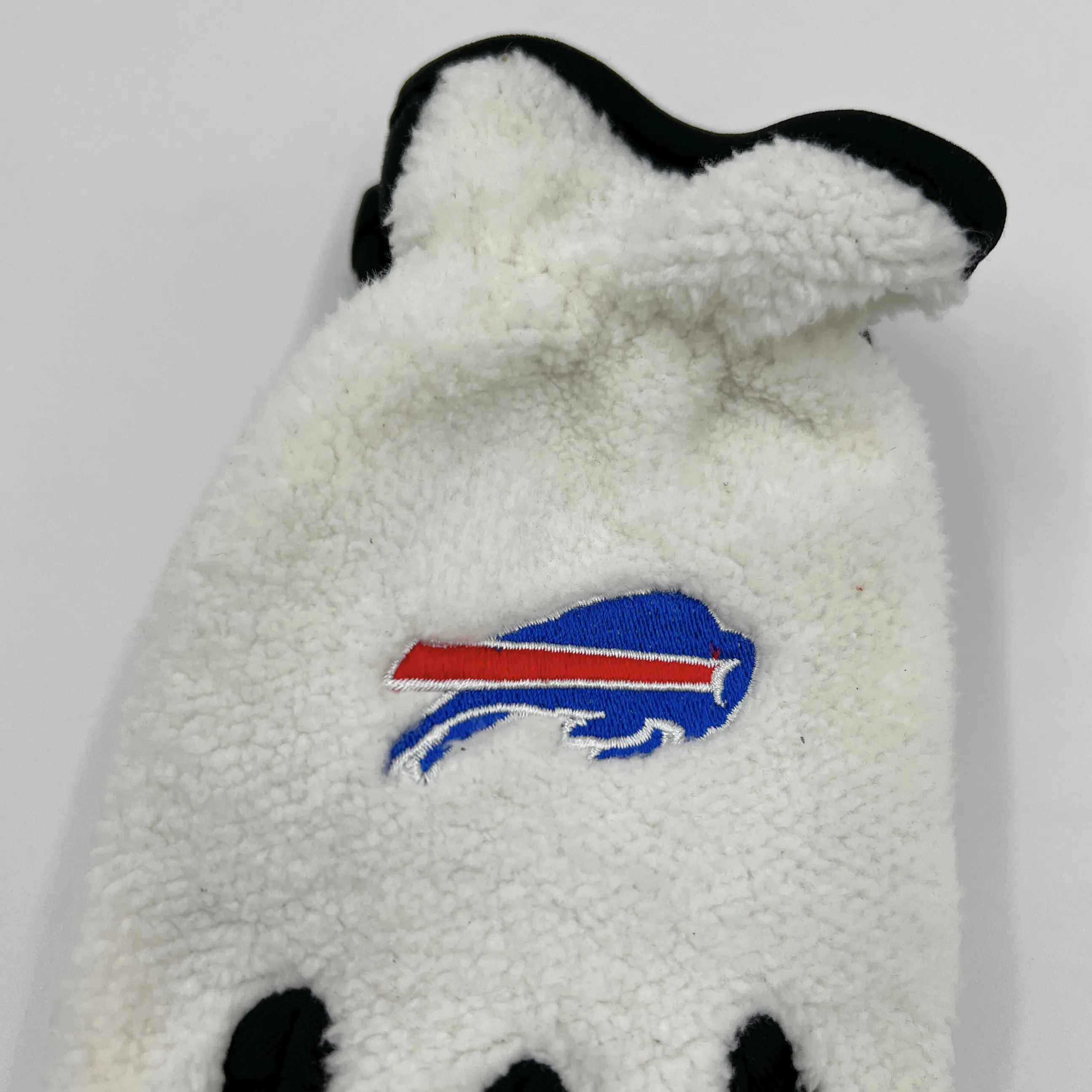 Buffalo Bills Insulated White Sherpa Gloves with Primary Logo - Cozy, Warm, and Stylish Fan Gear