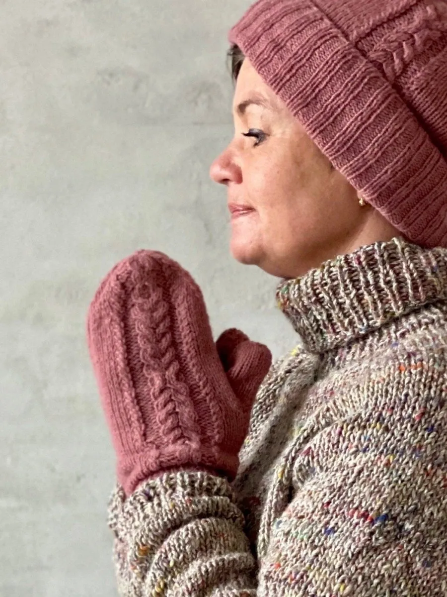 Elvira Mittens with cables by Önling, knitting pattern